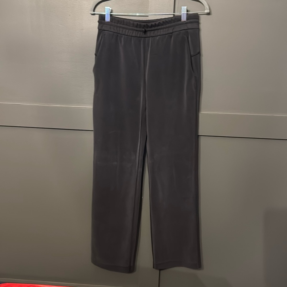 Lululemon- Women’s Soft Stream High Rise Pant, Size 6